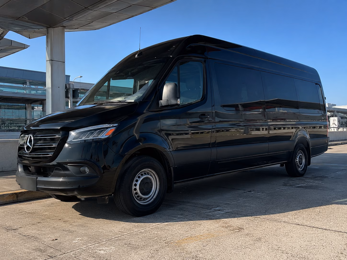 guest shuttles to idle wine goods and wedding venues around omaha